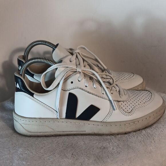 Veja White Leather Sneakers - Picture 6 of 6